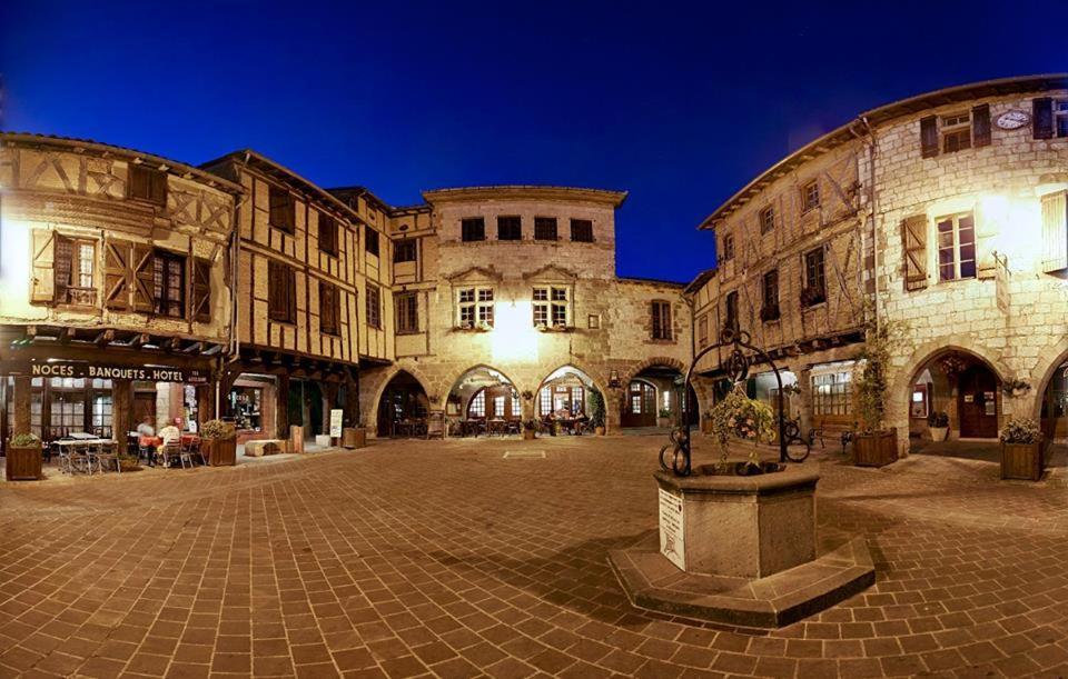 ホテル デ コンスル Castelnau-de-Montmiral エクステリア 写真